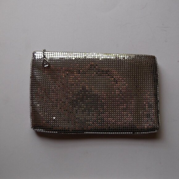 Whiting and Davis Silver Mesh Clutch Handbag - Picture 1 of 3